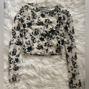 NWOT DAZY Women's Floral Printed Long Sleeve Cropped Top Sz Small